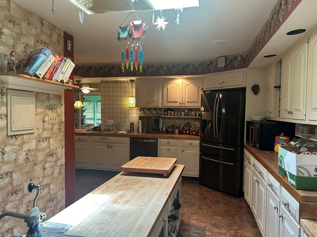 185 Kruest Dr, Freedom PA 15042-2735 exterior