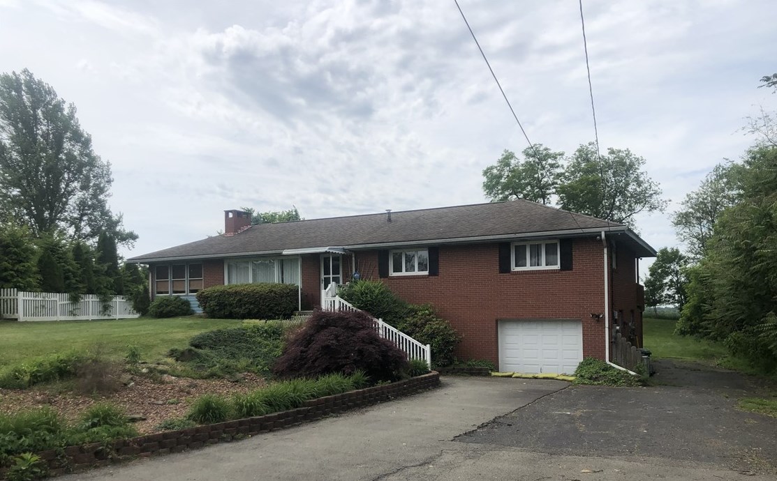 185 Kruest Dr, Freedom, PA 15042-2735