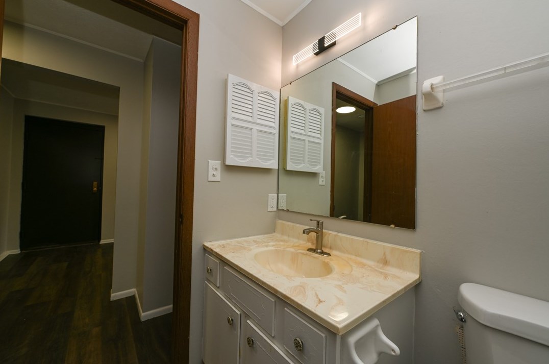 7411 Lighthouse Pt, Pittsburgh PA 15221-2583 exterior