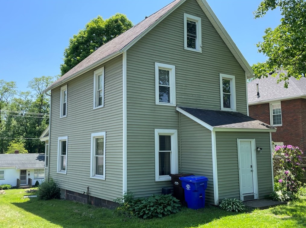 29 Alan Ave, Greenville PA  16125-2117 exterior