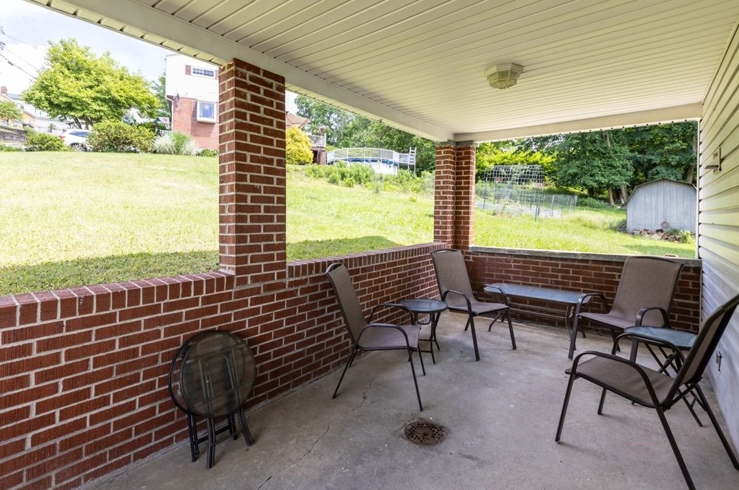 4411 Gladstone St, Pittsburgh, PA 15207-1475
