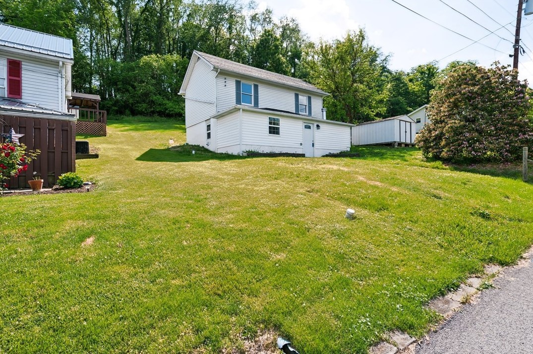 623 Jay St, Latrobe, PA 15650-5127