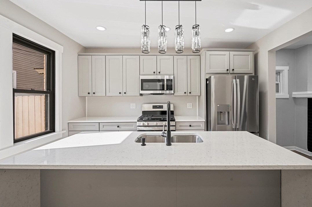 635 Southern Ave, Pittsburgh PA 15211-1945 exterior