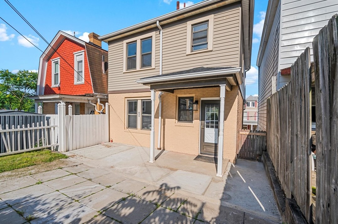 635 Southern Ave, Pittsburgh PA 15211-1945 exterior