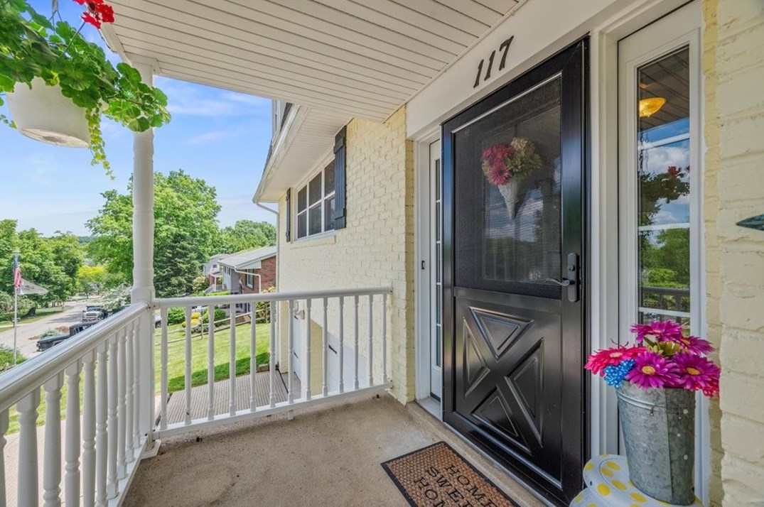 117 Laurelwood Dr, Pittsburgh, PA 15237-4032
