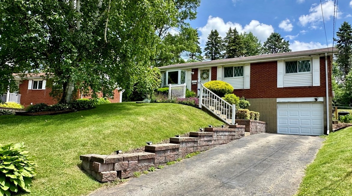 610 Chinaberry Rd, Monroeville, PA 15146-1214