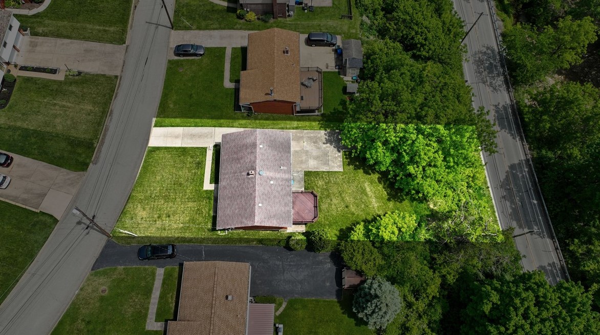 71 Woody Crest Dr, Pittsburgh, PA 15234-3211