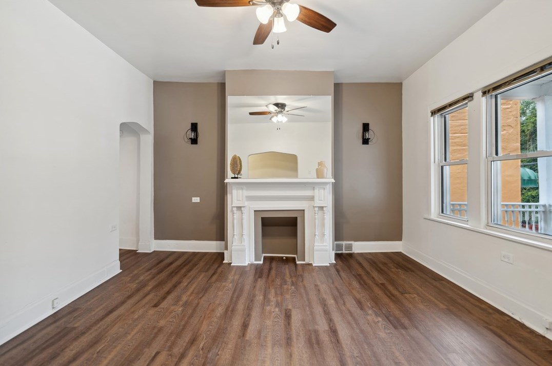 816 Chartiers Ave, Pittsburgh PA  15204-2261 exterior