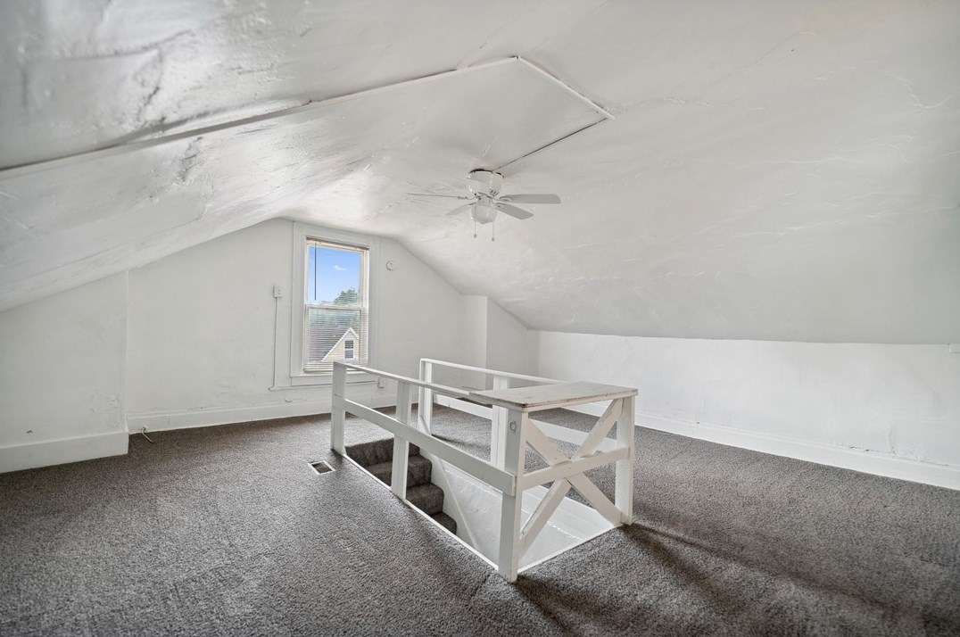 816 Chartiers Ave, Pittsburgh PA  15204-2261 exterior