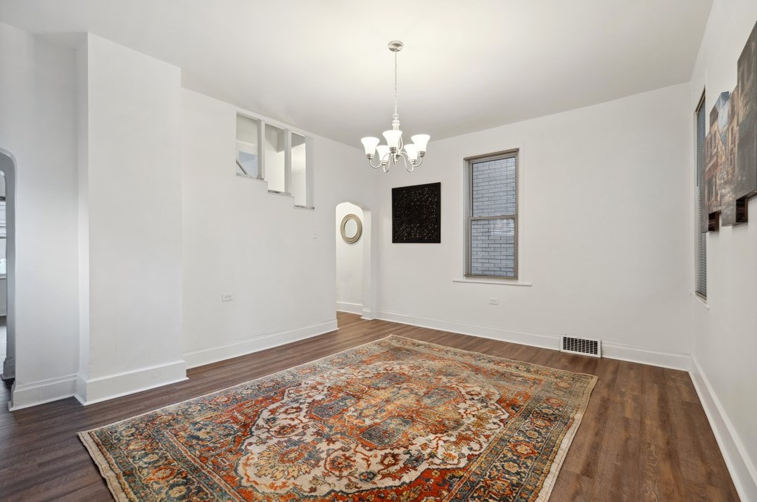 816 Chartiers Ave, Pittsburgh PA  15204-2261 exterior