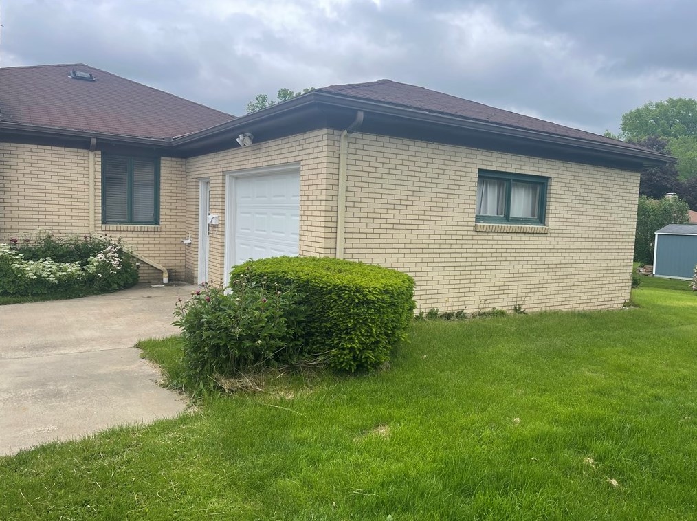 821 Spencer Ave, Hermitage, PA 16146
