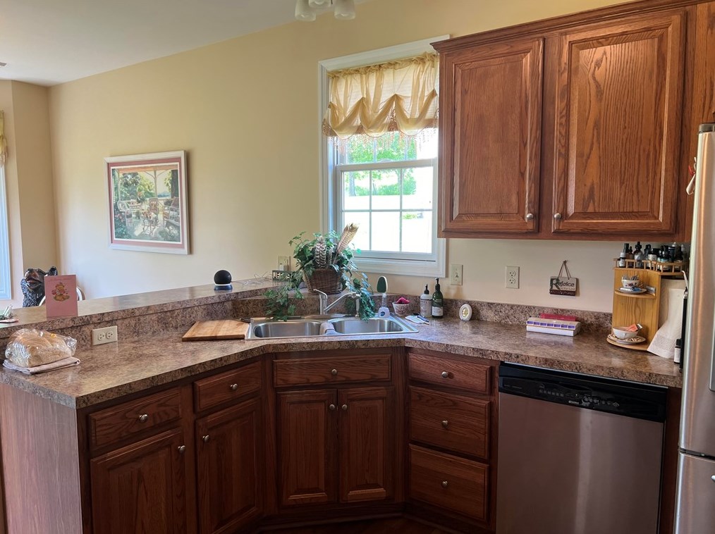 53 Fieldstone Dr, Indiana, PA 15701-9790