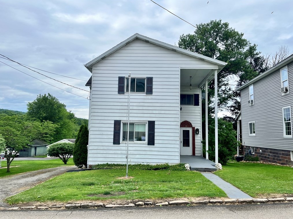 36 Deforest Ave, Fairchance, PA 15436-1152