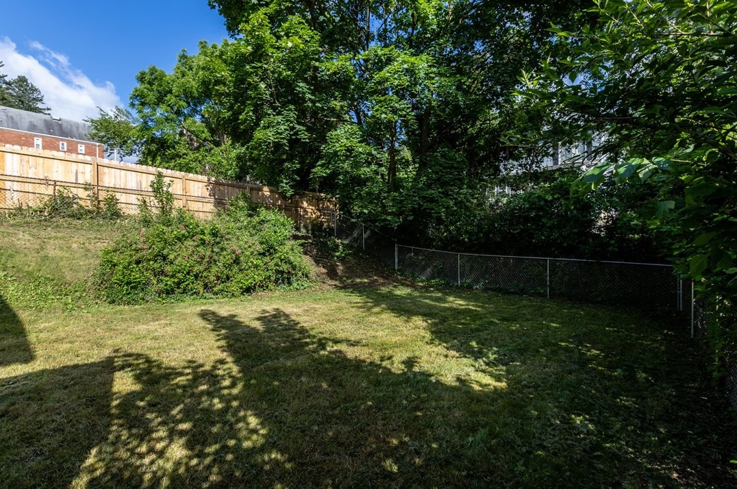 1232 Frd St, Pittsburgh PA 15122-4106 exterior