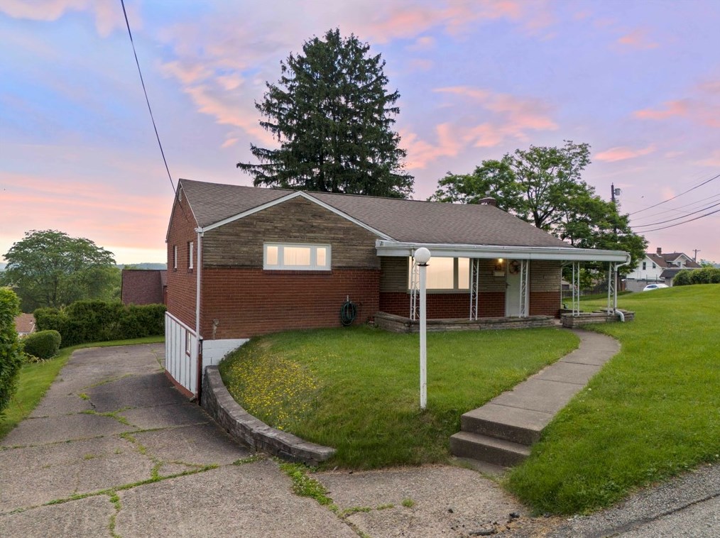 28 Flora Rd, Pittsburgh, PA 15227