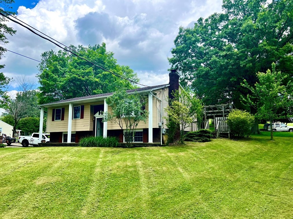 925 Manifold Rd South, Washington, PA 15301