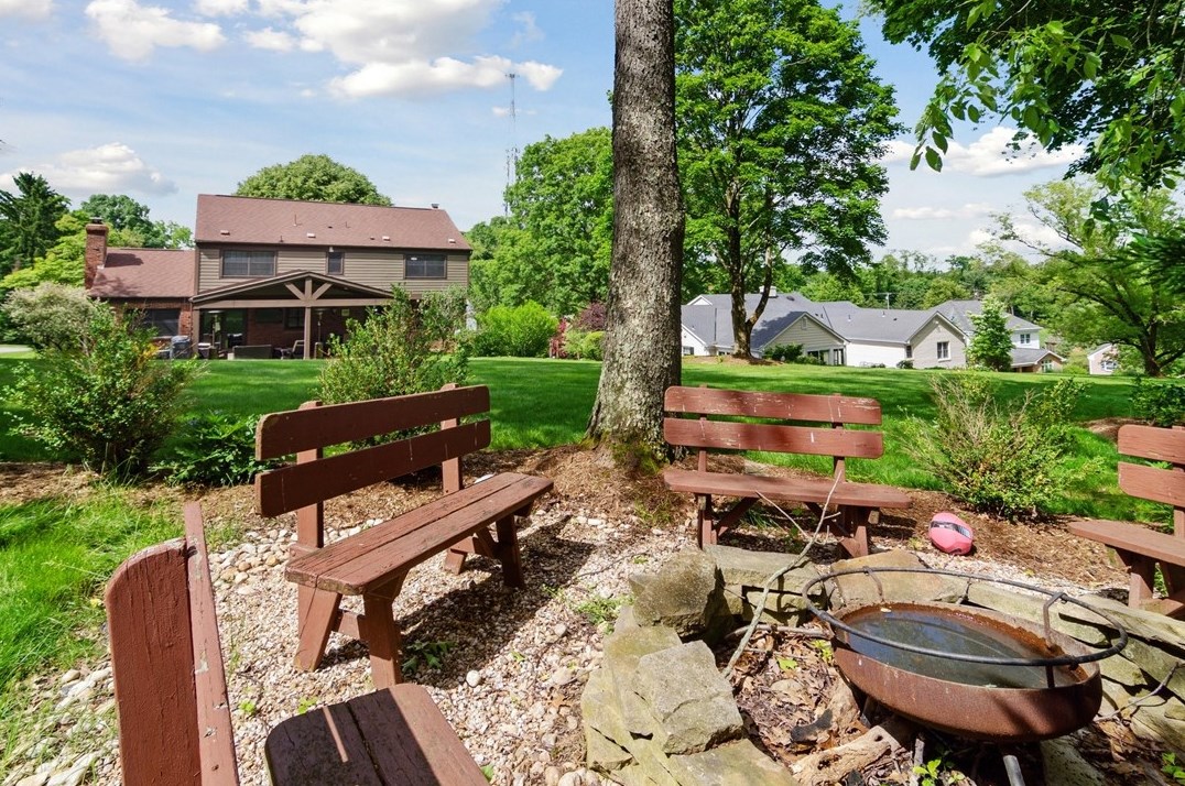 1390 Redfern Dr, Pittsburgh PA 15241-2935 exterior