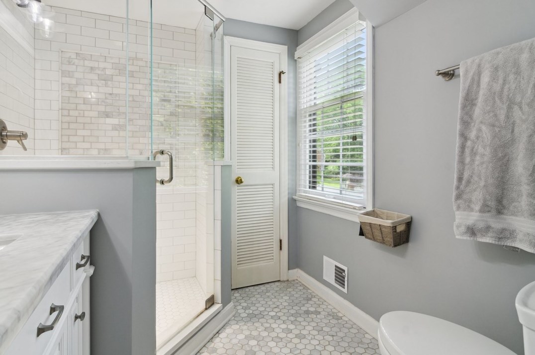 1390 Redfern Dr, Pittsburgh PA 15241-2935 exterior