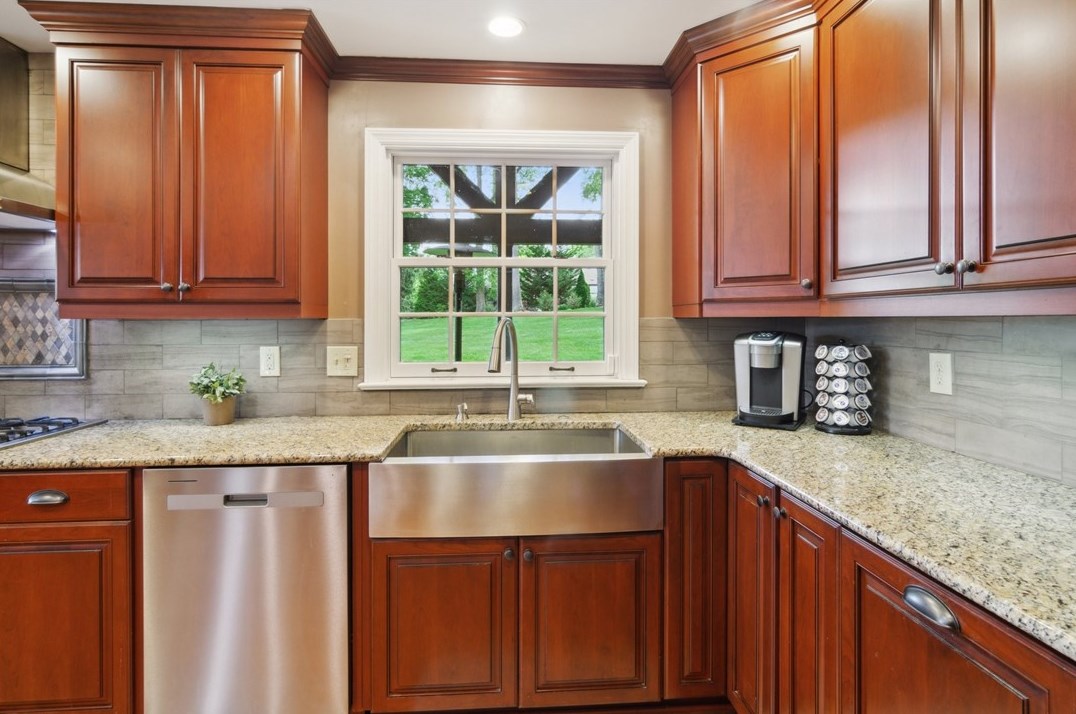 1390 Redfern Dr, Pittsburgh PA 15241-2935 exterior