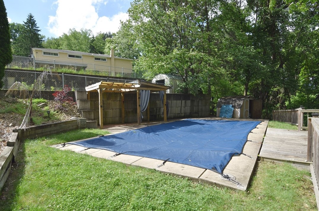 226 Berkley Ave, Pittsburgh PA  15221-4804 exterior