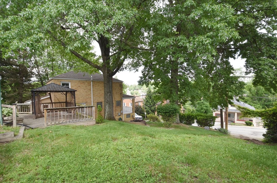 226 Berkley Ave, Pittsburgh PA  15221-4804 exterior