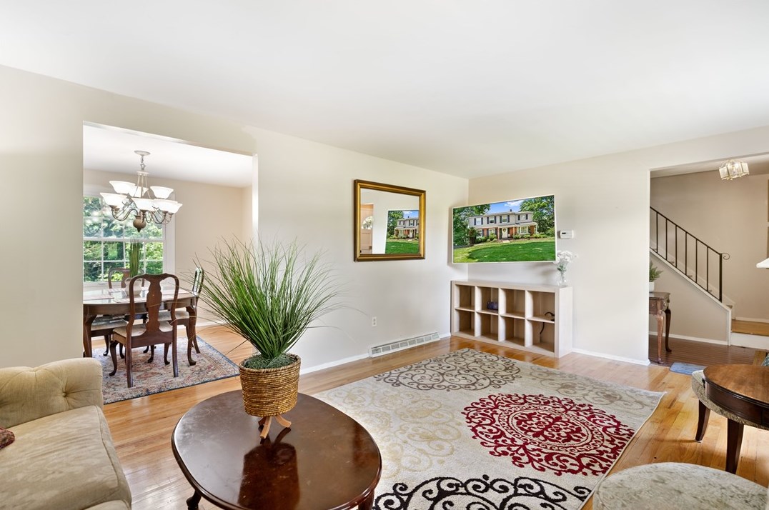 161 Sun Rdg Dr, Pittsburgh PA  15234 exterior