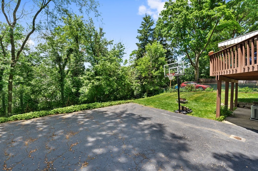 161 Sun Rdg Dr, Pittsburgh PA  15234 exterior