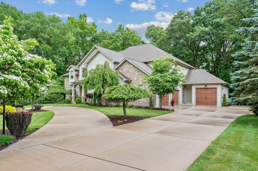130 Clover Ln, Gibsonia, PA 15044-8917
