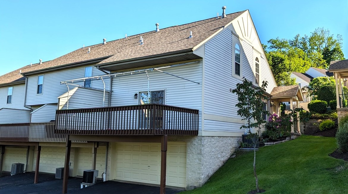 901 Berrington Ct, Bethel Park PA  15102-3138 exterior