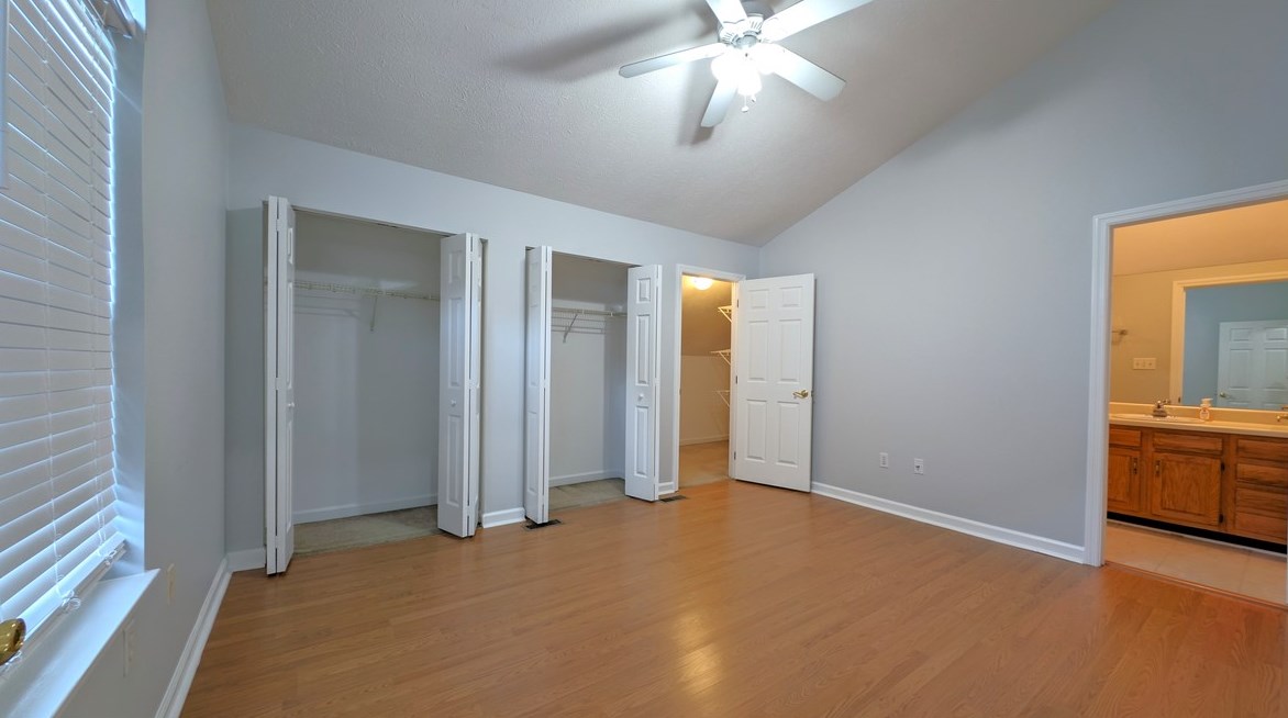 901 Berrington Ct, Bethel Park PA  15102-3138 exterior
