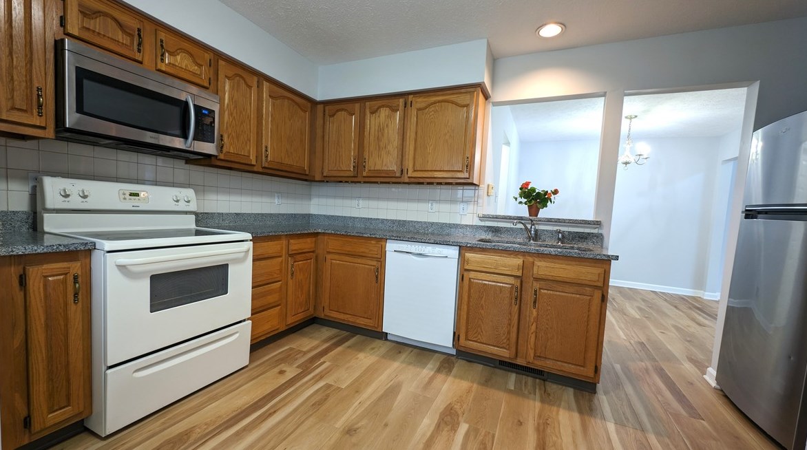 901 Berrington Ct, Bethel Park PA  15102-3138 exterior