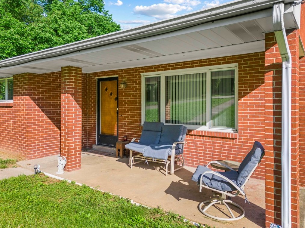 126 Schenley Dr, Canonsburg, PA 15317-3208