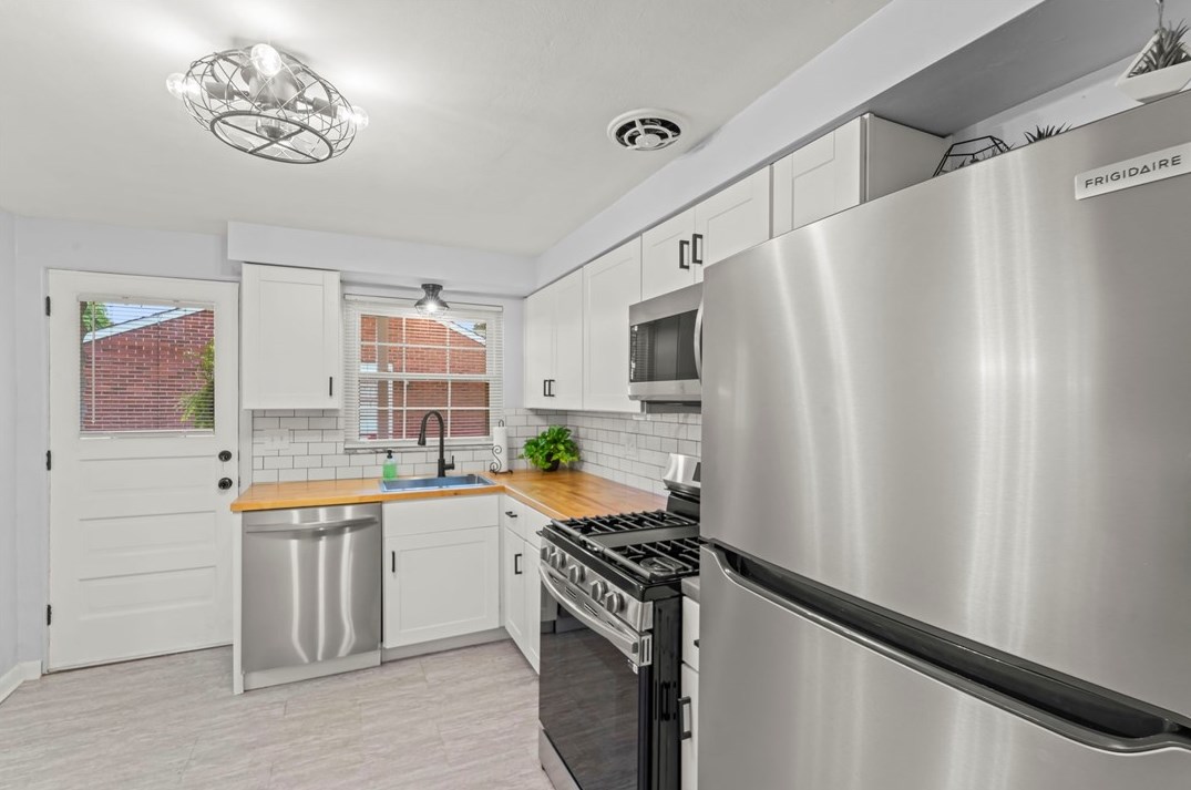 4802 Lolly Dr, Monroeville PA 15146-3628 exterior