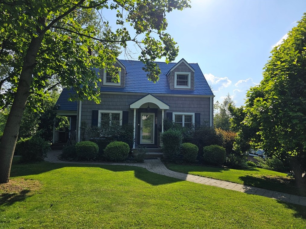 523 Franklin Farms Rd, Washington, PA 15301-5823