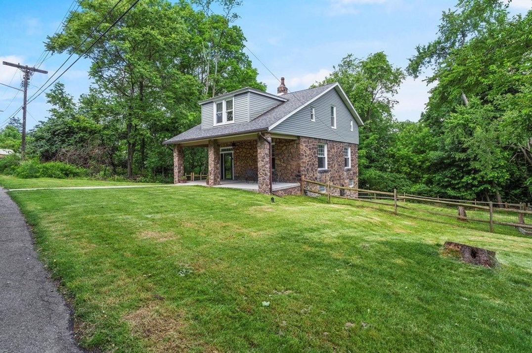 4354 Armorhill Ave, Whitaker, PA 15120-1203