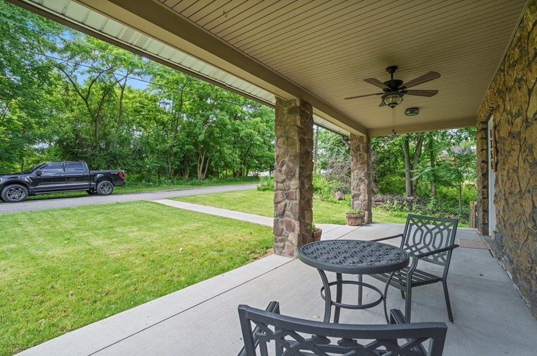 4354 Armorhill Ave, Whitaker PA  15120-1203 exterior