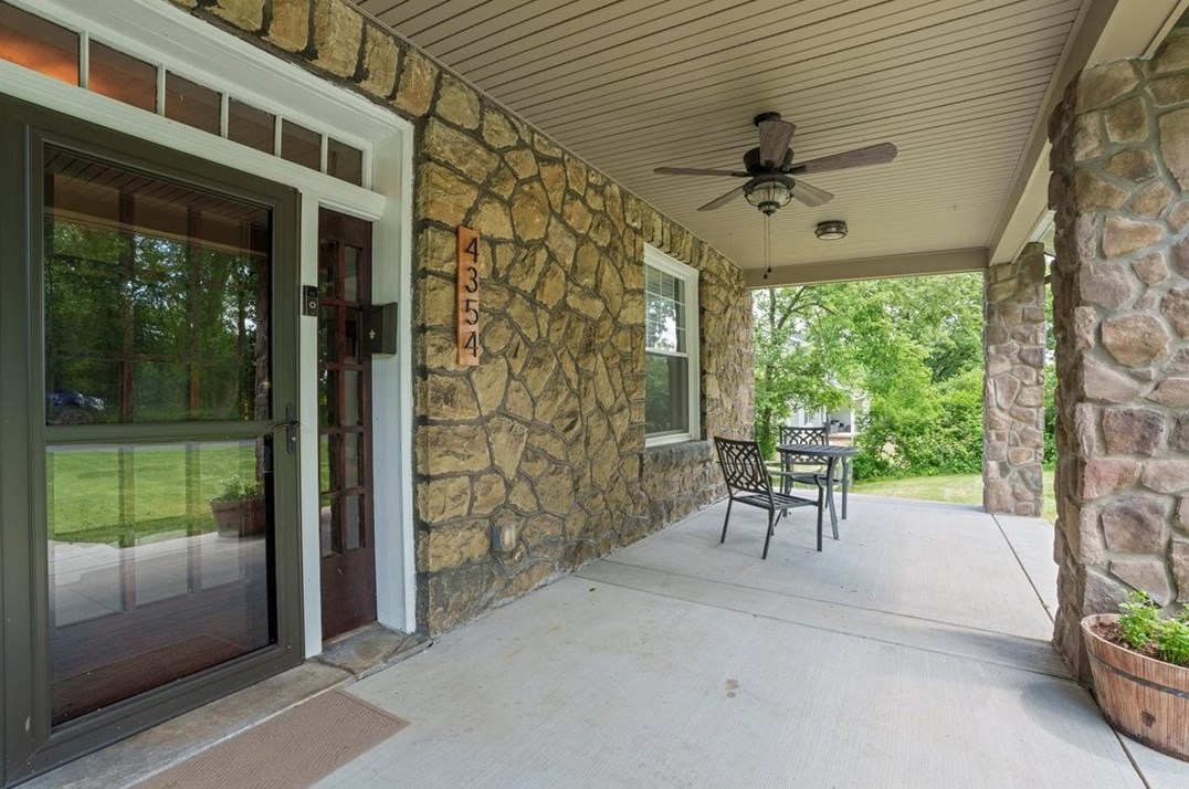 4354 Armorhill Ave, Whitaker PA  15120-1203 exterior