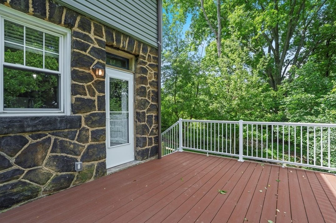 4354 Armorhill Ave, Whitaker PA  15120-1203 exterior