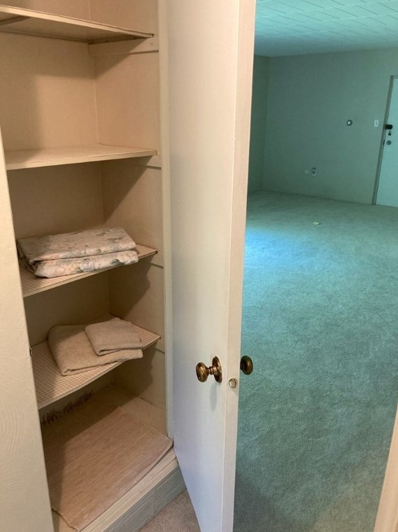 222 Coraopolis Rd, Moon Twp PA  15108-4037 exterior