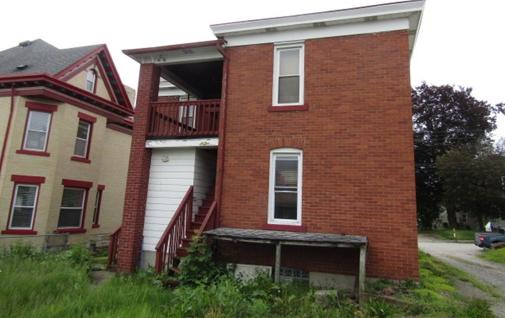 309 N 1st St, Jeannette, PA 15644