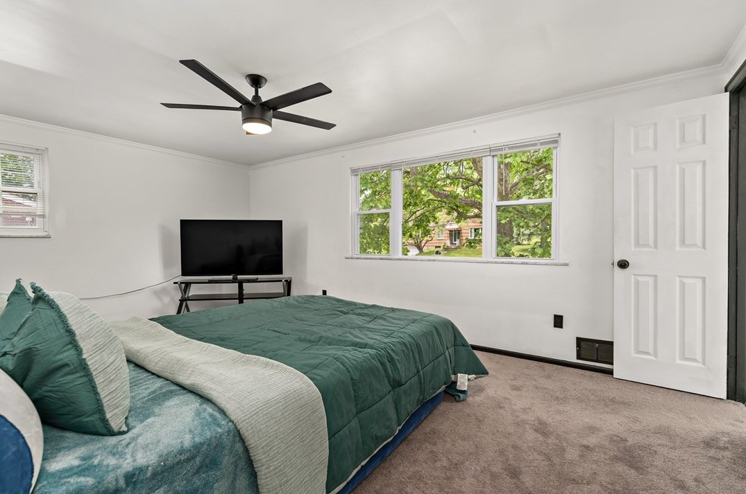 5928 Heberton Dr, Verona PA  15147-3325 exterior