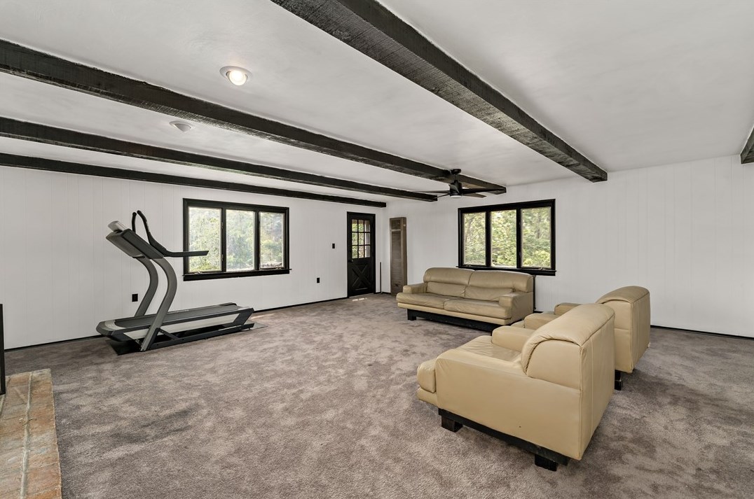 5928 Heberton Dr, Verona PA  15147-3325 exterior