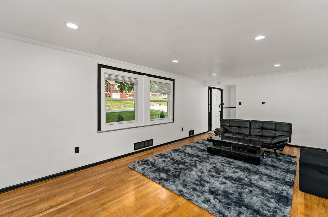 5928 Heberton Dr, Verona PA  15147-3325 exterior