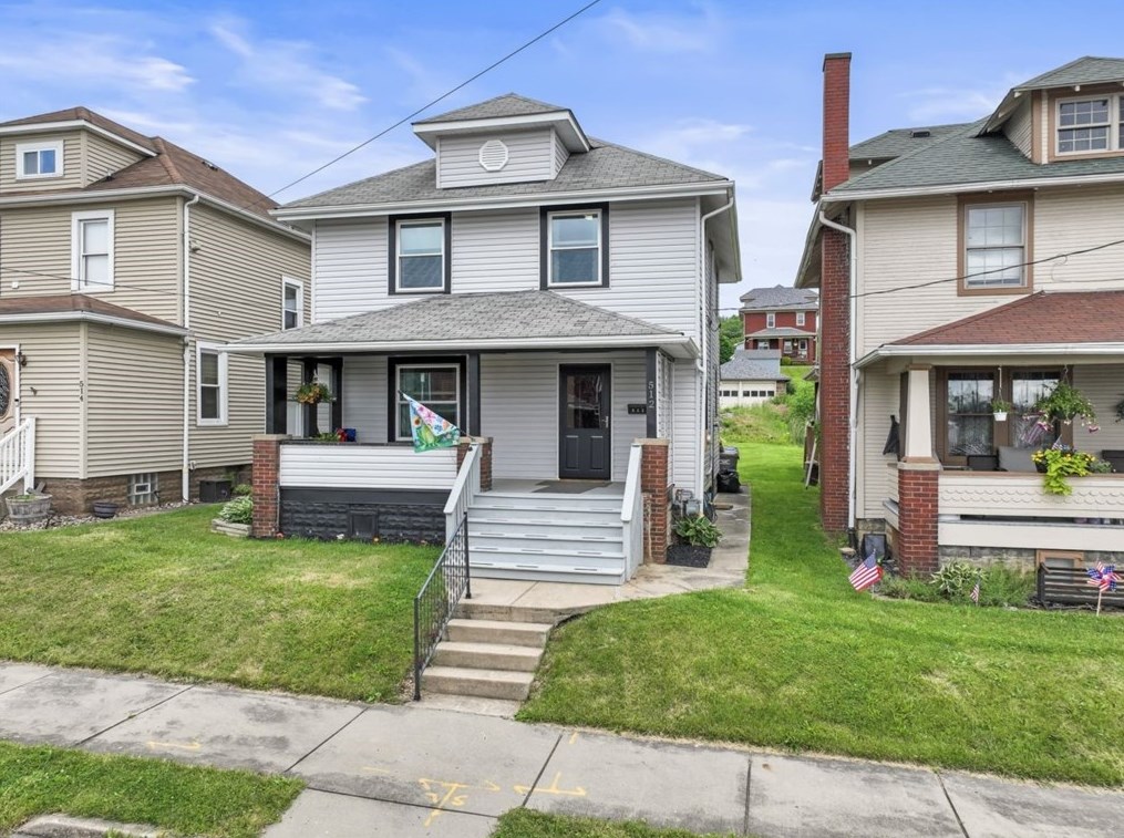 512 1st Ave, Ellwood City, PA 16117