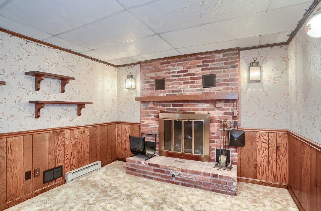 3631 Wallace Dr, Pittsburgh PA 15227-4265 exterior