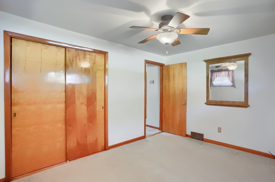 3631 Wallace Dr, Pittsburgh PA 15227-4265 exterior