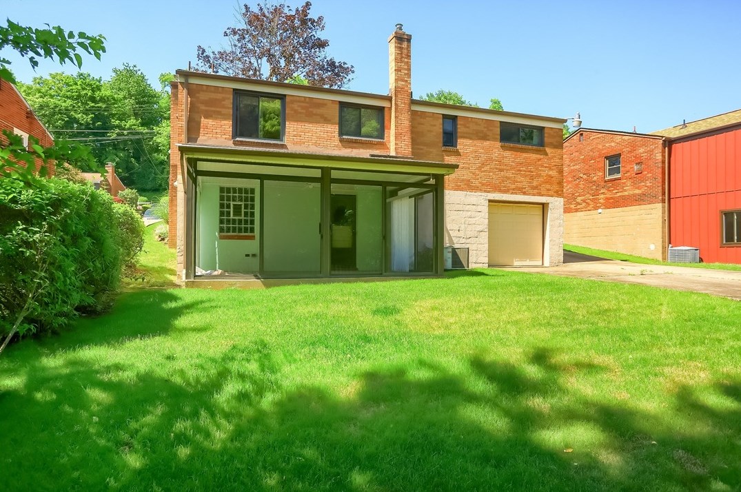 3631 Wallace Dr, Pittsburgh PA 15227-4265 exterior