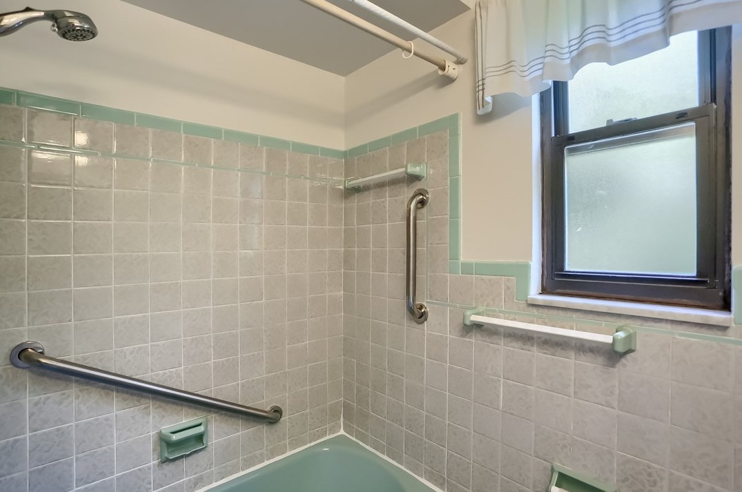 3631 Wallace Dr, Pittsburgh PA 15227-4265 exterior