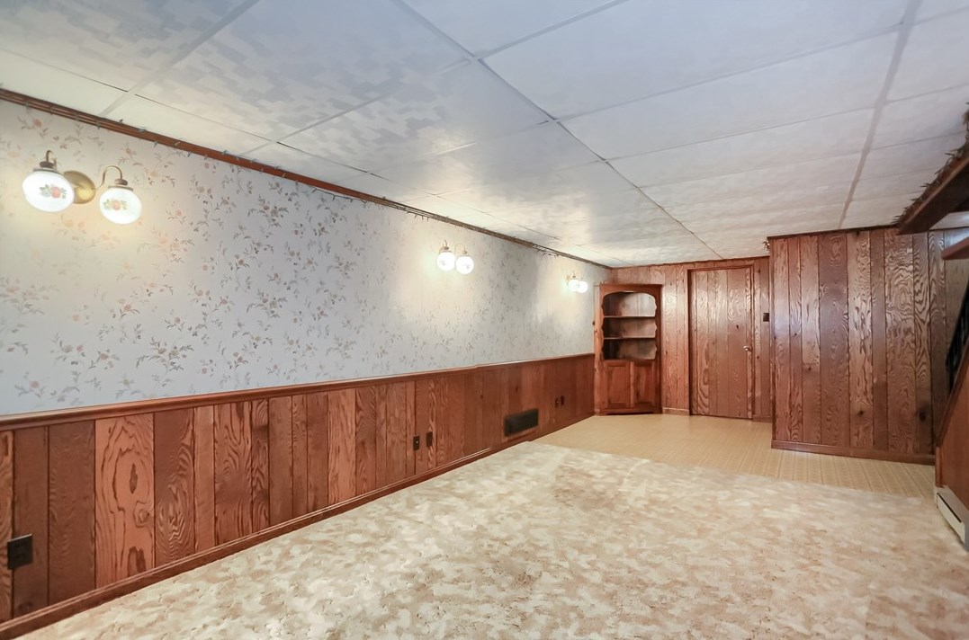 3631 Wallace Dr, Pittsburgh PA 15227-4265 exterior