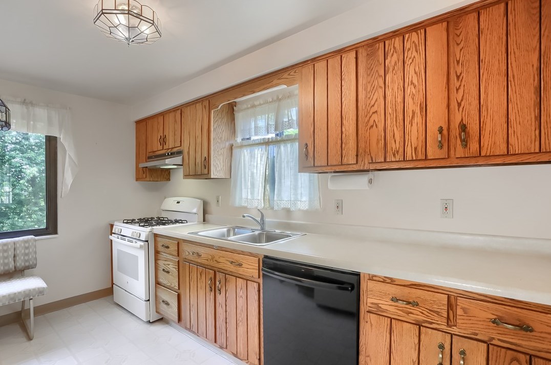 3631 Wallace Dr, Pittsburgh PA 15227-4265 exterior